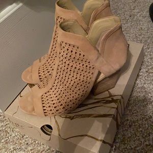 Vince Camuto peep toes